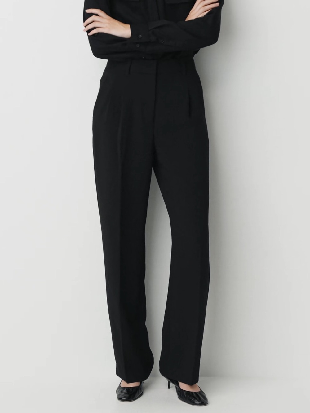 Aritzia Effortless Crepette Pants NWT